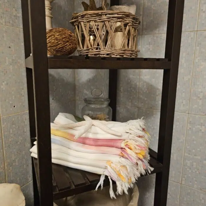 LUXI hand-dyed cotton textiles arranged bathroom shelf LOMYNA
